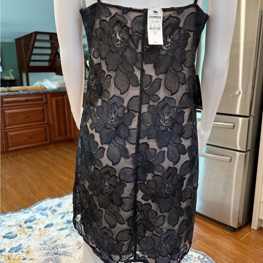 NWT EXPRESS Midnight Blue/ black Floral Lace dress Small - Picture 5 of 10